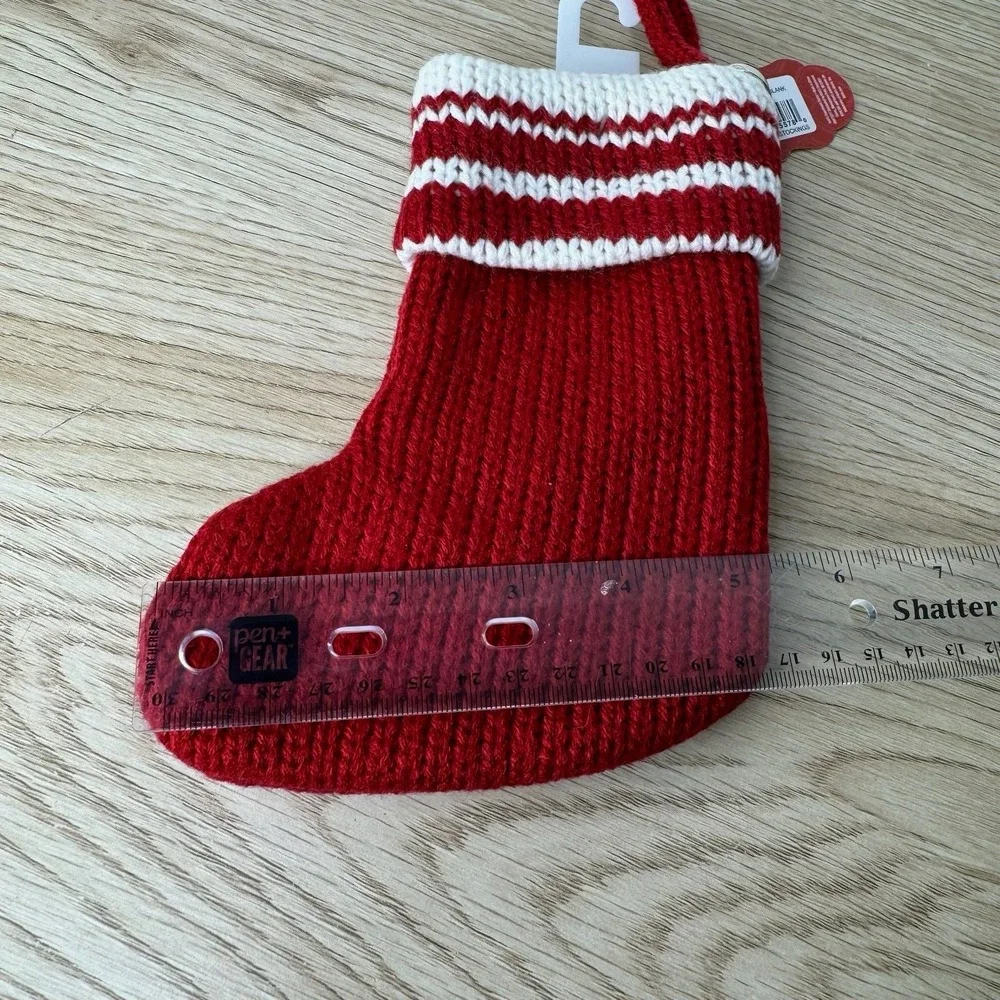 NWT St. Nicholas Square Red Knit Mini 6.5